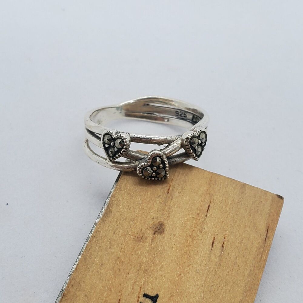 Size 7.75 Sterling Silver Marcasite Hearts Ring 925 MD